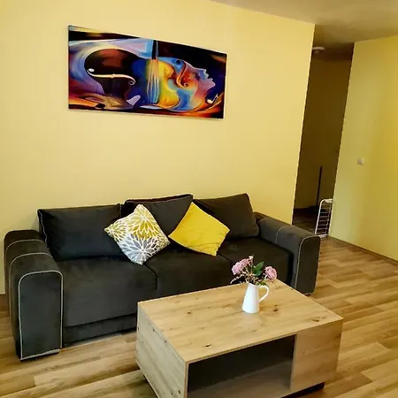 Family 3 Amadeus Lux Apartment Slantschew brjag