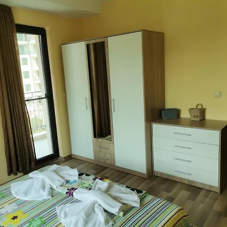 Apartment Family 3 Amadeus Lux Slantschew brjag