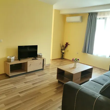 Family 3 Amadeus Lux Apartment *
