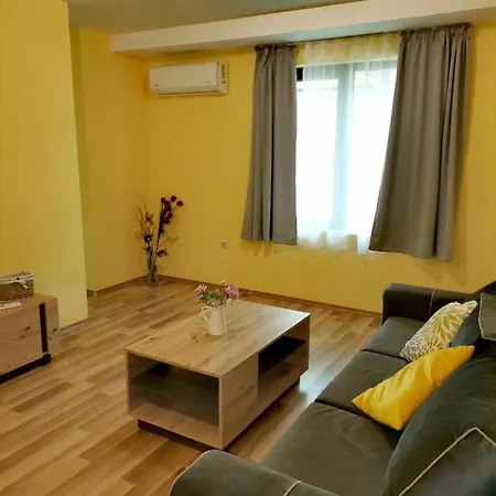 Family 3 Amadeus Lux Апартаменты