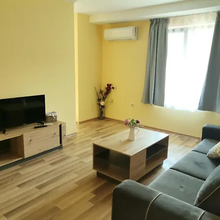 Апартаменты Family 3 Amadeus Lux *