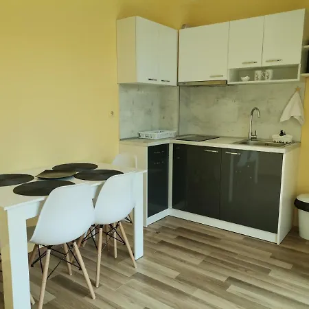 Family 3 Amadeus Lux Апартаменты *
