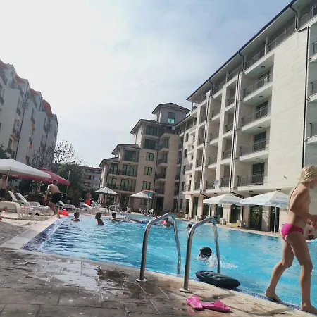 Family 3 Amadeus Lux Апартаменты